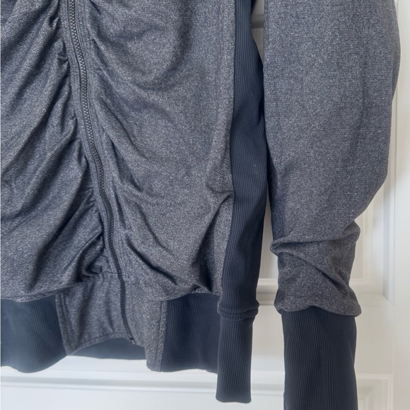 LULULEMON Jacket Full Zip Grey Reversible Long Sleeves Thumb Holes Ruched Sz 6 - Picture 8 of 16